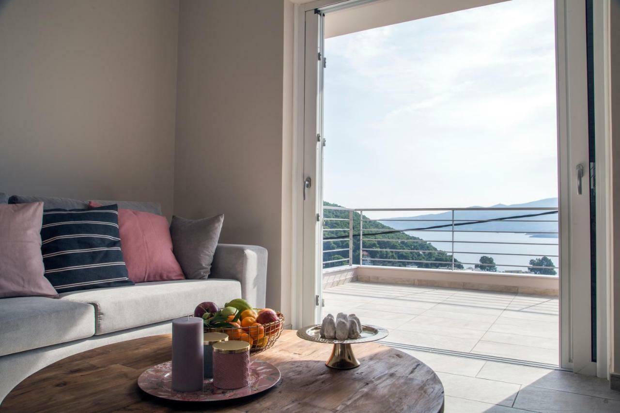 Kalavria Luxury Suites - Magnificent Sea View Of Poros Poros Town Exterior photo